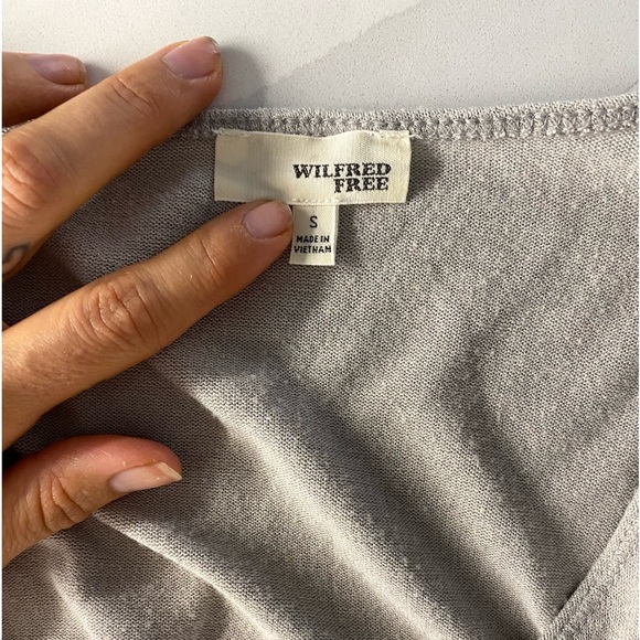Aritzia Wilfred BodySuit Grey V neck - Picture 2 of 4